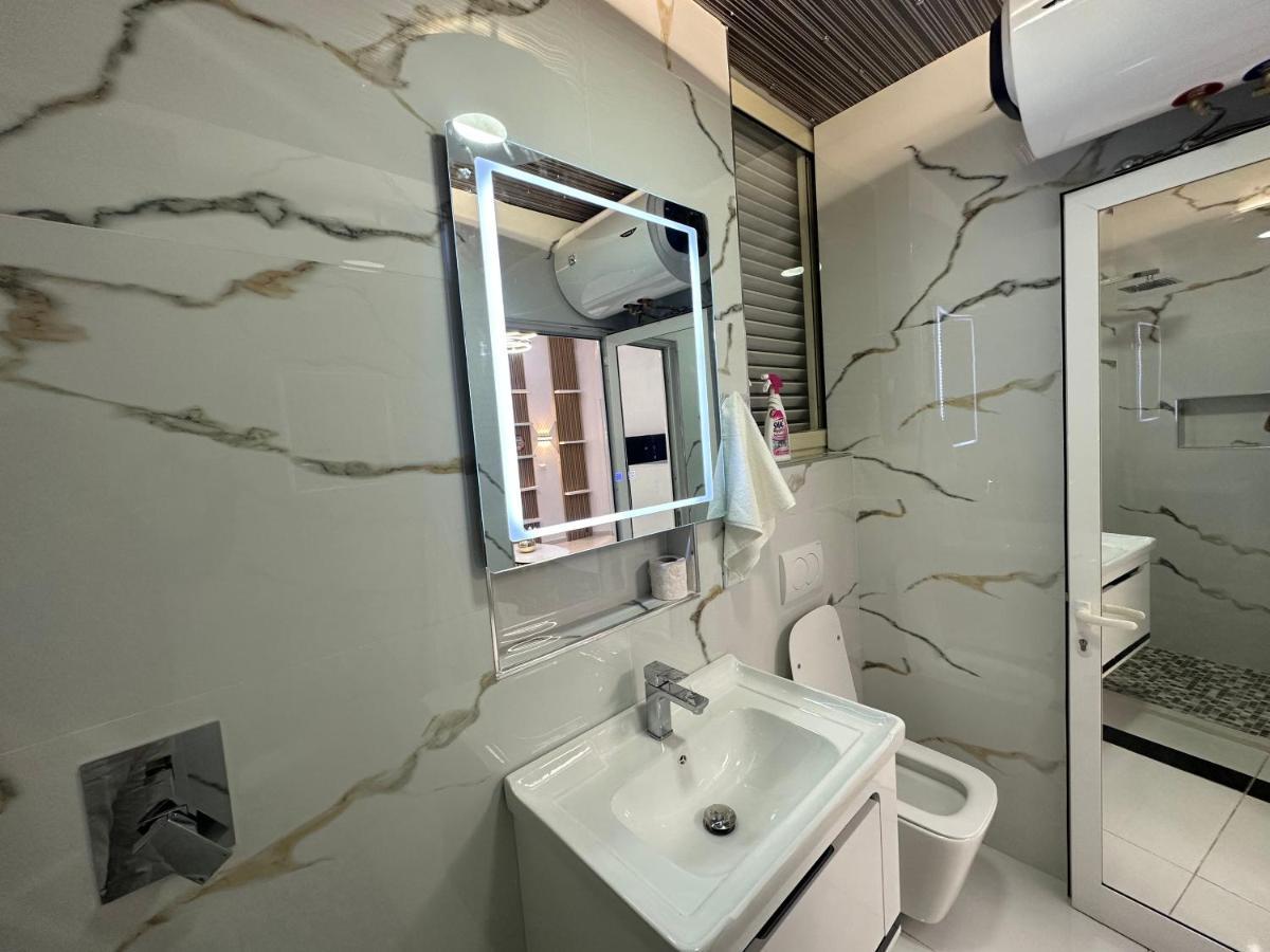 Apartamento Esto's Near Tirana Airport 1 - Self Checkin -netflix - Free Parking